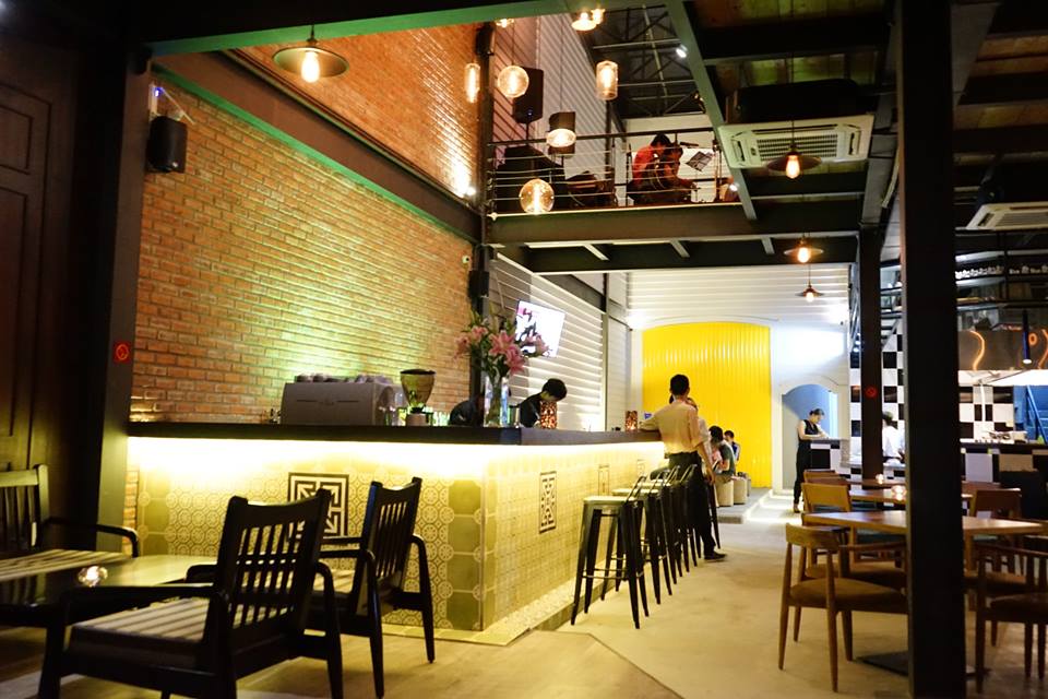 Retro Bar Kitchen – Một thoáng châu Âu giữa lòng Đà Nẵng